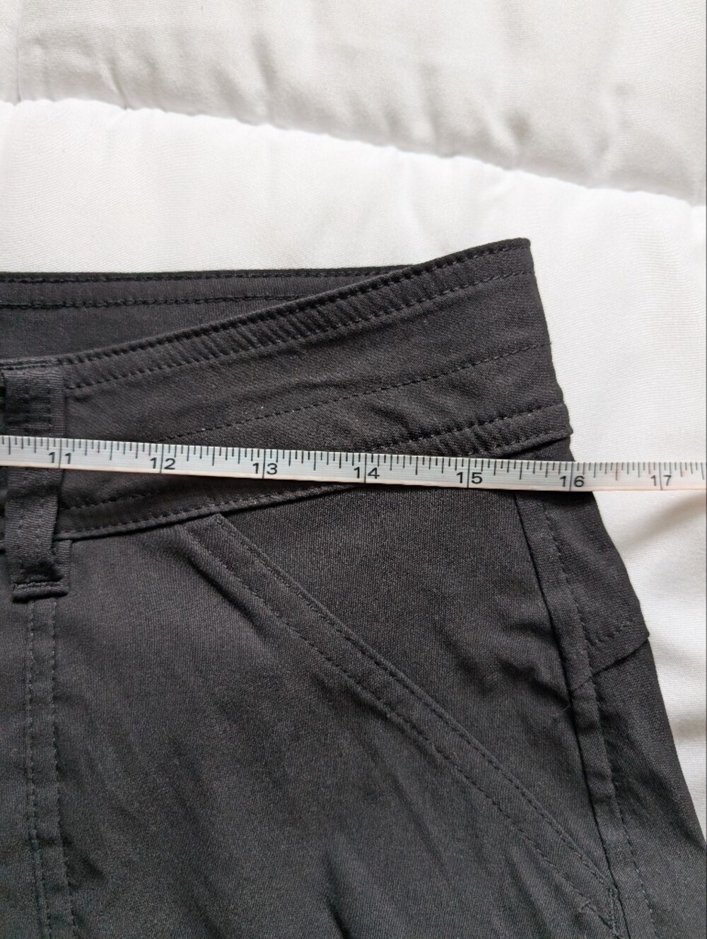 Eddie Bauer Black Women's Athletic Hike Roll-Cuff Shorts Size 8 Some Stretch - Picture 13 of 14